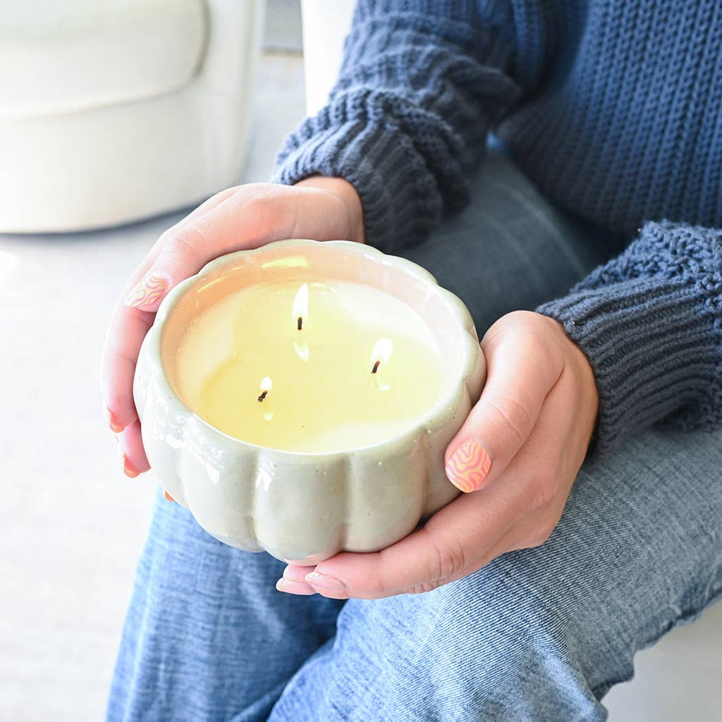 Fall Ceramic Pumpkin 16 oz: Caramel Corn Candle