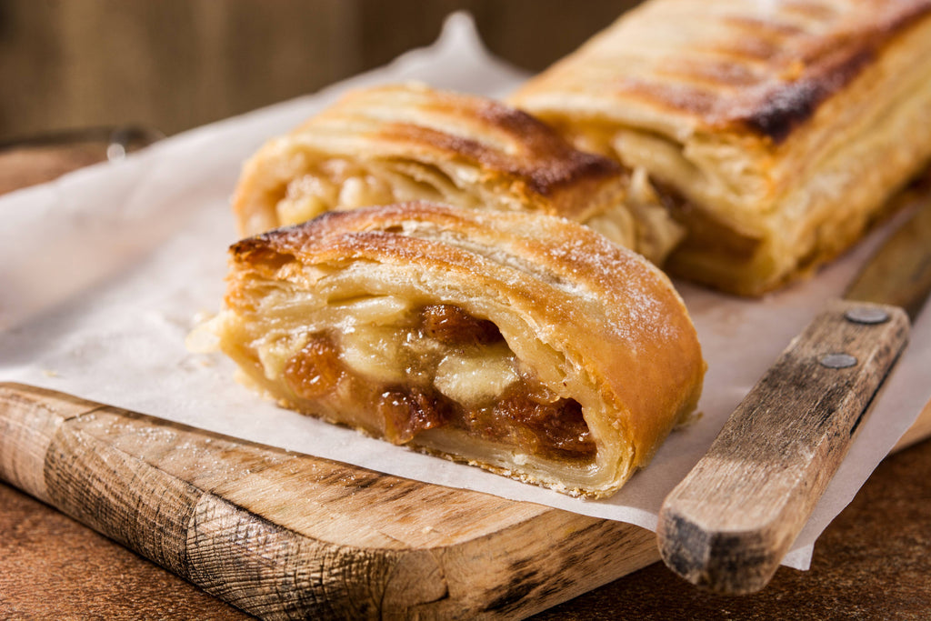 16 oz Butter Jar Candle: Apple Strudel