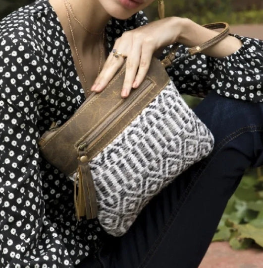 Paradigm Pouch Myra Bag