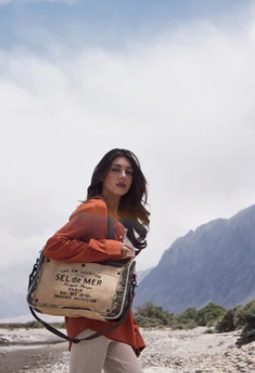Right Approach Messenger Bag Myra Bag