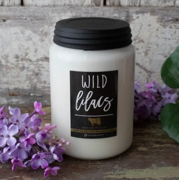 26 oz Farmhouse Jar Candle: Wild Lilacs