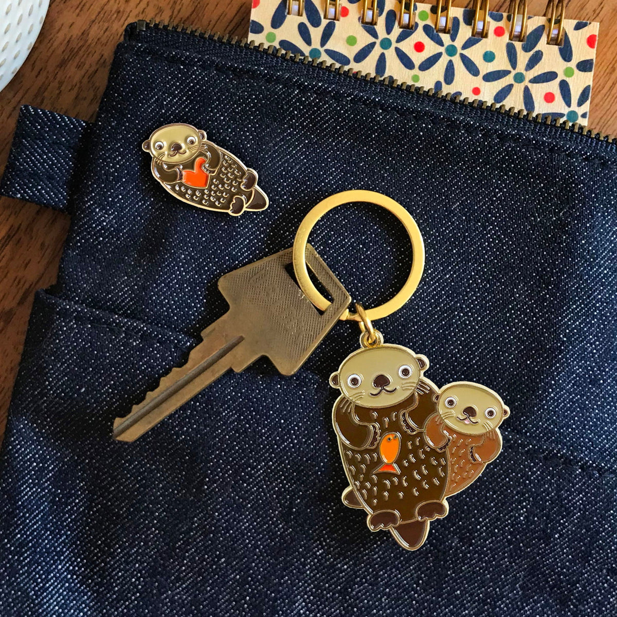 W'otter Fun Travel Buddies Otter Keychain + Pin Gift Set