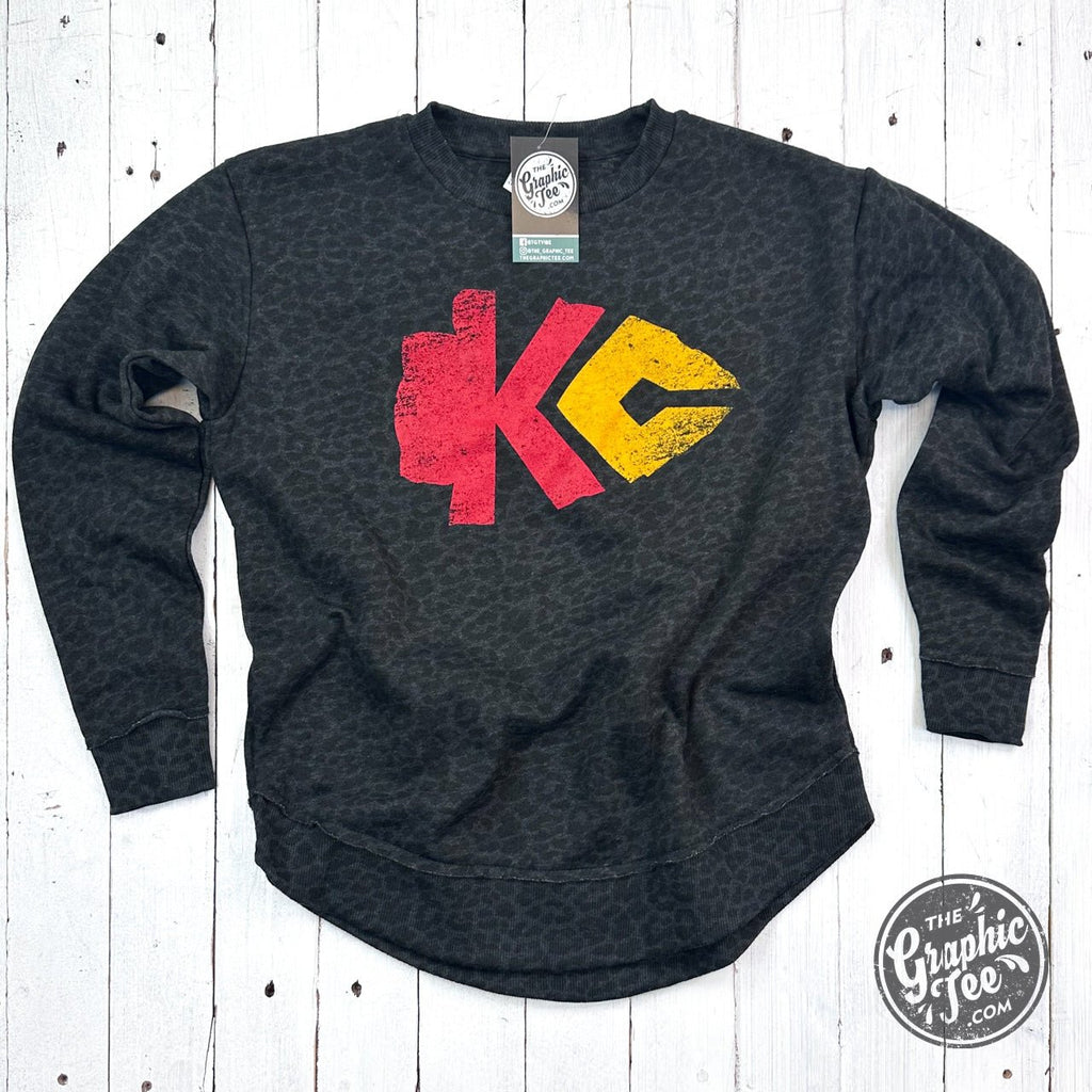 KC Arrowhead Black Leopard Women's Curved Hem Crewneck Sweatshirt