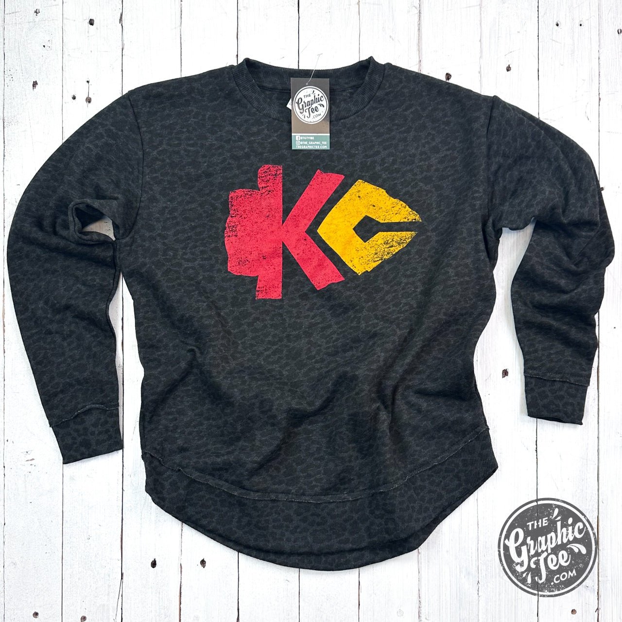 KC Arrowhead Black Leopard Women's Curved Hem Crewneck Sweatshirt