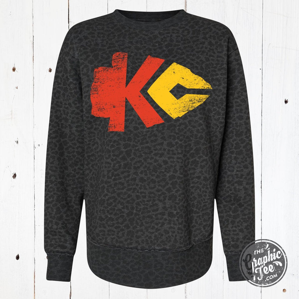 KC Arrowhead Black Leopard Women's Curved Hem Crewneck Sweatshirt